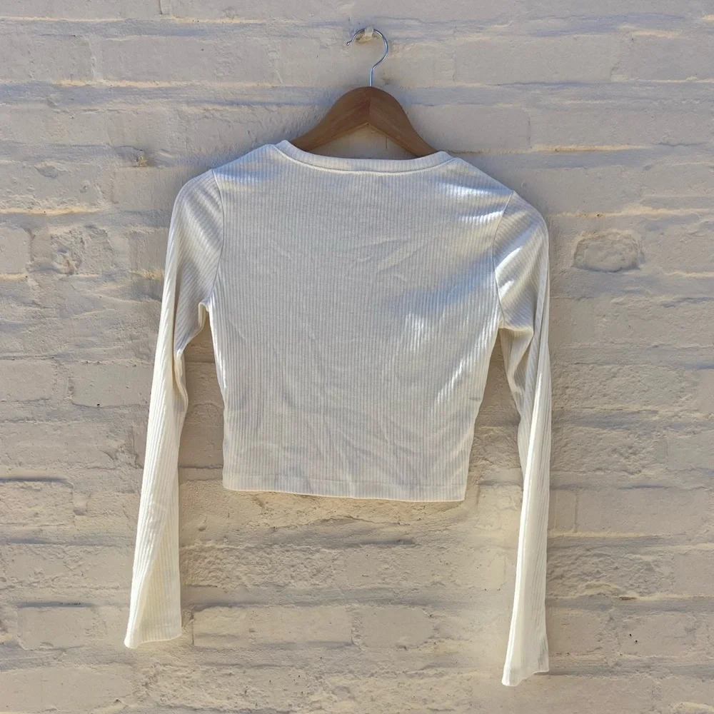 Ardene | White Cropped Long-Sleeve Top | XS - Picture 2 of 3